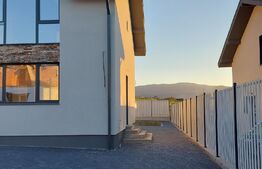 Duplex 4 camere, 96 mp, 260 mp curte, orasul Cisnadie