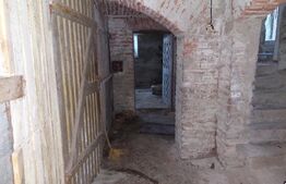 Casa tip duplex, 210 mp utili si teren aferent 797 mp, Sub Arini