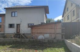 Casa cu 7 camere, 300 mp utili, teren 400 mp, Exterior Vest