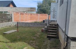 Casa cu 7 camere, 300 mp utili, teren 400 mp, Exterior Vest