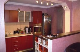 Apartament cu 3 camere, decomandat, 66 mp, Strand