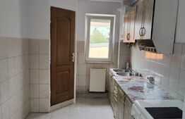 Apartament 3 camere, etaj 2, cu pivnita, zona Vasile Aron 