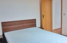 Apartament 3 camere la mansarda, 71 mp, cartier Strand