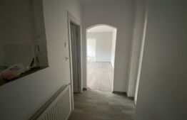 Apartament 2 camere semidecomandat, 38 mp, zona Cedonia 