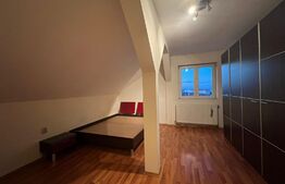 Apartament 3 camere, la mansarda, super pret