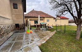 Casa cu 4 camere, 250 mp, teren cu 1024 mp, Trei Stejari