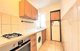 Apartament cu 3 camere, 49 mp, etaj intermediar, Central