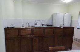 Pensiune trei margarete 8 camere de vanzare împreună cu casa de locuit 194 mp și aneze