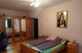 Pensiune trei margarete 8 camere de vanzare împreună cu casa de locuit 194 mp și aneze