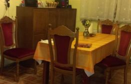 Apartament la casă, 100 mp utili, zona Centrala