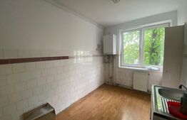 Apartament 3 camere, semidecomandat, etaj intermediar, Zona Calea Dumbravii