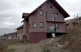 Vila 9 camere, 200 mp, Sura Mare