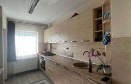 Apartament 5 camere, 90mp, 2 balcoane, zona Strand