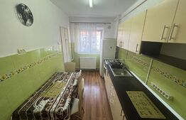 Apartament 3 camere decomandat, Strand