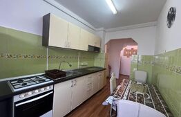Apartament 3 camere decomandat, Strand