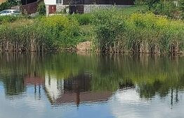 Cabana pe malul lacului Sacel