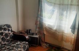 Apartament 3  camere, 70mp, decomandat, zona Strand