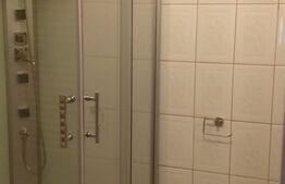 Casa compartimentata ca 2 apartamente, zona Centru