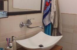 Casa compartimentata ca 2 apartamente, zona Centru