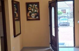 Casa 14 camere, 445 mp, teren, 1250 mp, Avrig