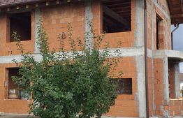 Casa 4 camere, 330 mp, teren, 1200 mp, zona Cisnadiei