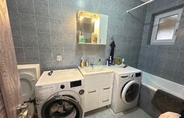 Apartament 2 camere, semidecomandat cu balcon și loc de parcare