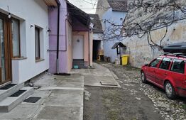 Casa 3 camere, curte comuna în Cisnadie