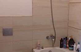 Casa compartimentata ca 2 apartamente, zona Centru