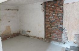 Apartament la casa, 2 cam, semidecomandat, pivnita, zona Lazaret