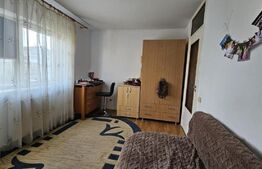 Apartament 2 camere, pivnita,decomandat, etaj intermediar, zona Ciresica