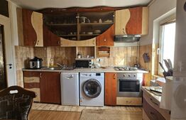 Apartament 2 camere, pivnita,decomandat, etaj intermediar, zona Ciresica