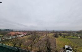 Casă singur în curte, 260 mp utili, în Turnișor