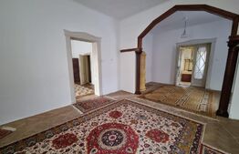 Apartament la casă, 216mp de curte, la 5 minute de centrul Sibiului!
