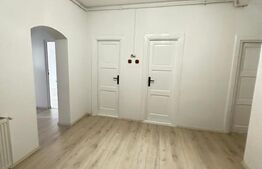 Apartament 3 camere, 95 mp, decomandat,2 bai, zona Centrala