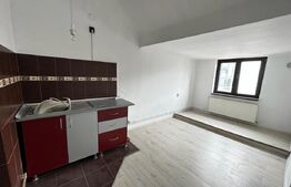 Apartament 3 camere, 95 mp, decomandat,2 bai, zona Centrala