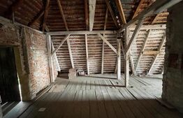 Casa 3 camere, 125 mp, zona Sub Arini