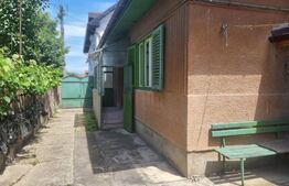 Casa SINGUR in curte in Sibiu, zona LAZARET