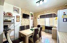 Apartament, 3 camere, decomandat, zona Vasile Aaron 