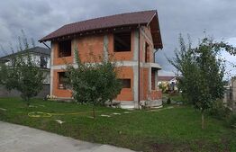 Casa 4 camere, 330 mp, teren, 1200 mp, zona Cisnadiei