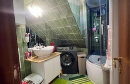 Apartament cu 3 camere semidecomandat 