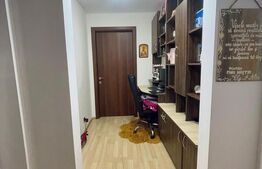 Apartament cu 3 camere semidecomandat 