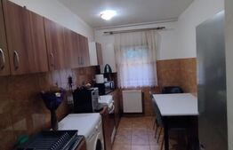 Apartament 3 camere, decomandat, zona Vasile Aaron 