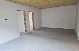 Casa cu doua corpuri de cladire