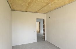 Casa cu doua corpuri de cladire