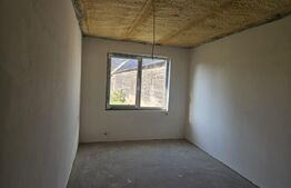 Casa cu doua corpuri de cladire