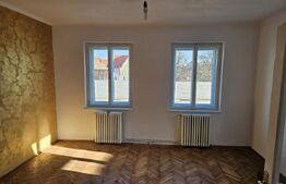 Casa cu doua corpuri de cladire