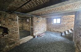 Casa cu doua corpuri de cladire