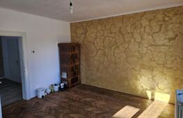 Casa cu doua corpuri de cladire