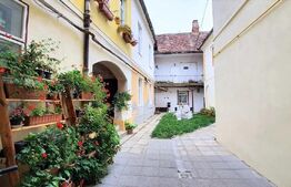 Apartament cu 3 camere semidecomandat