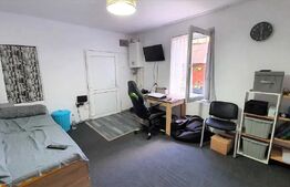 Apartament cu 3 camere semidecomandat